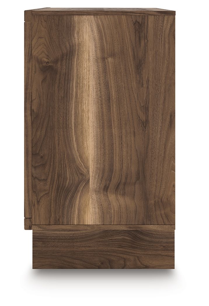 Chirason - Six Drawer Dresser - Brown