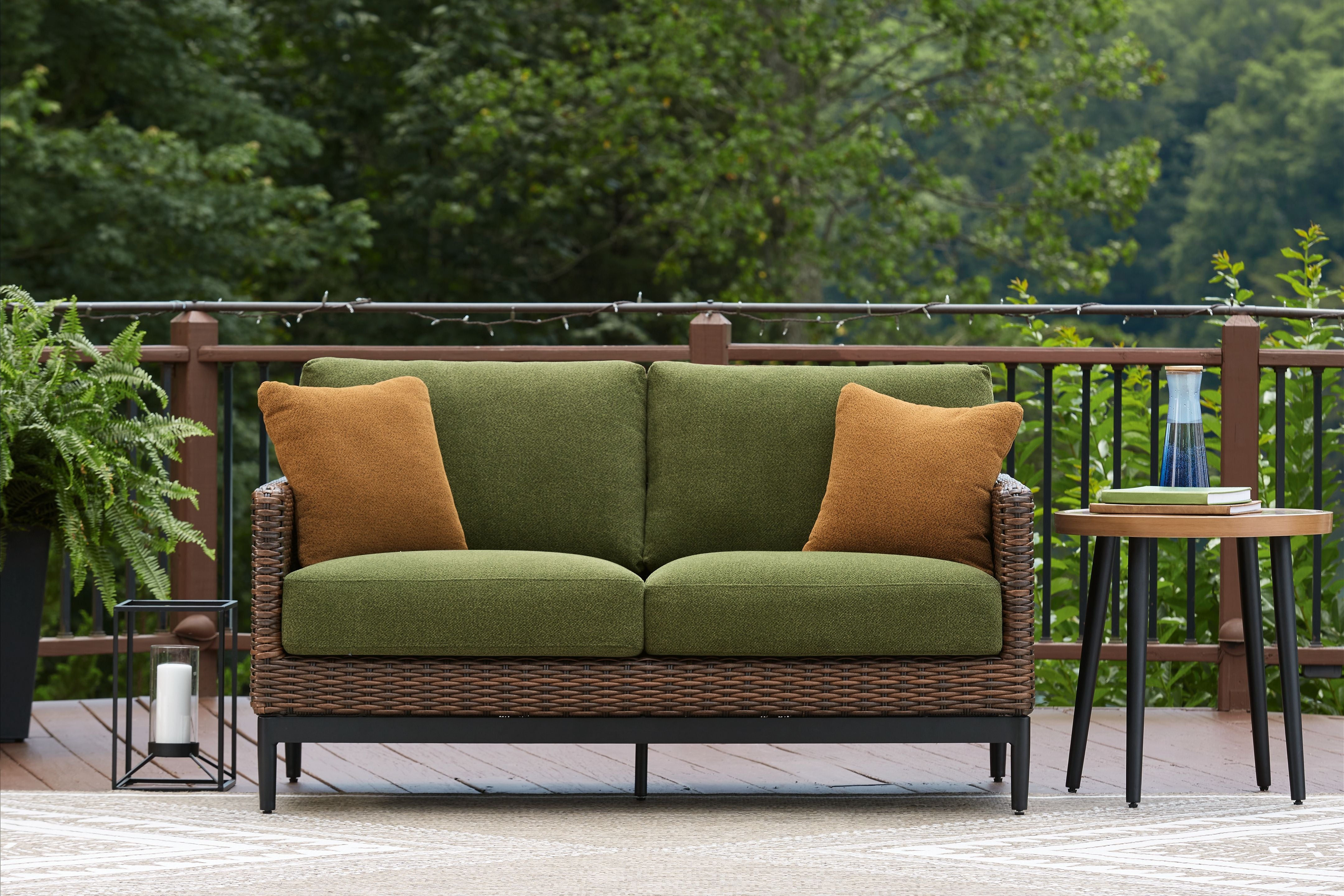 Horizon Hall - Loveseat With Cushion - Brown / Green