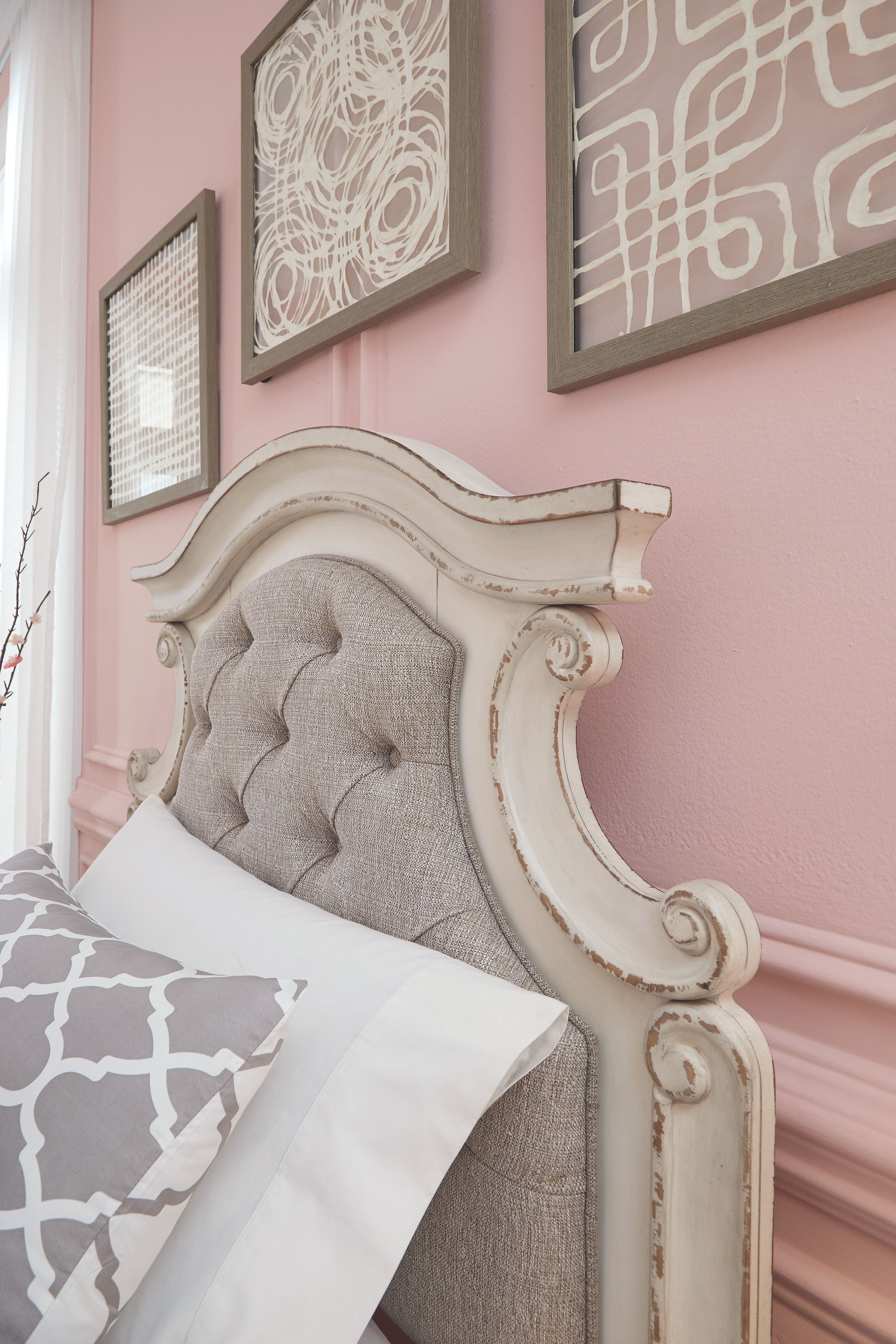 Realyn - Twin UPH Panel Headboard - Chipped White