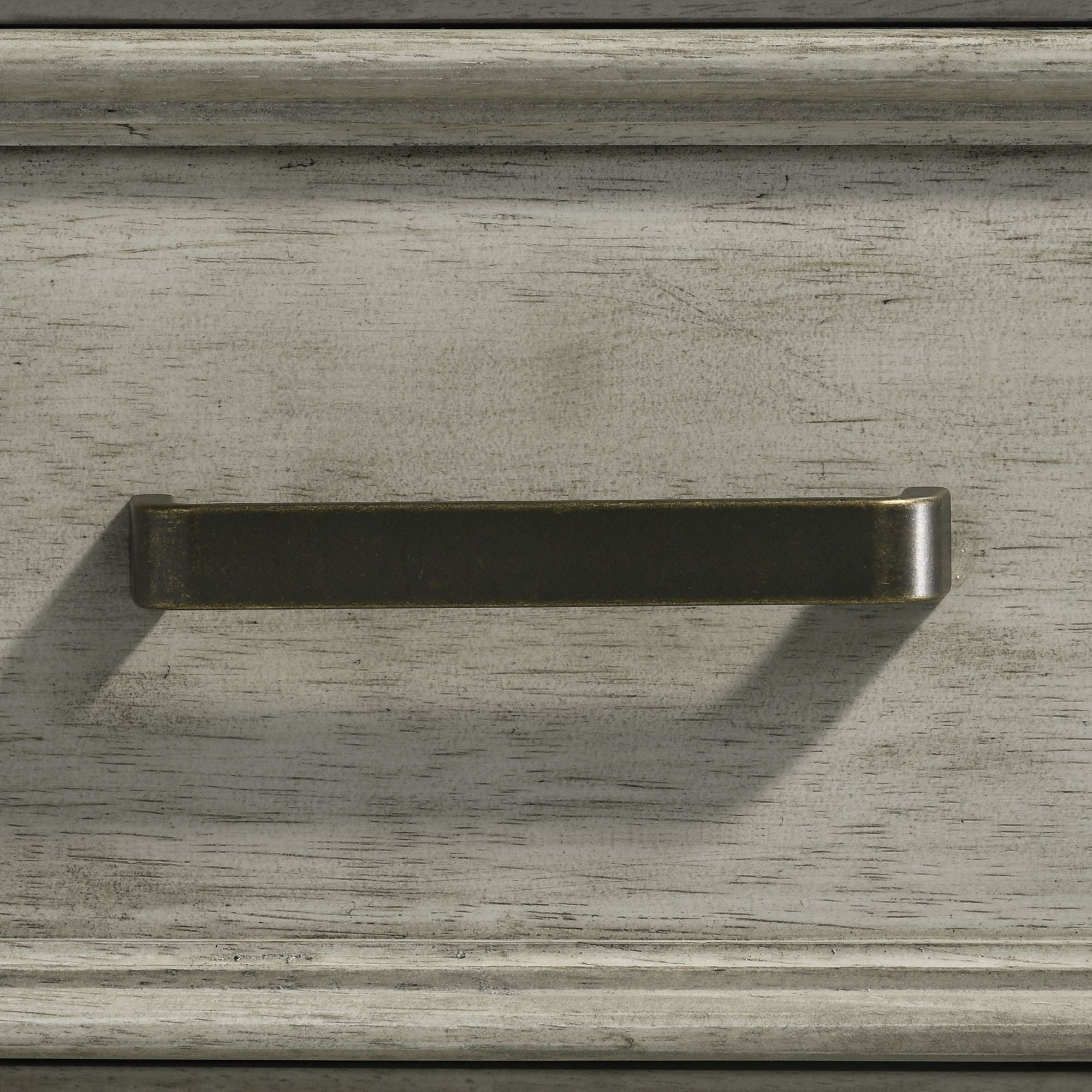 Sullivan - 9-Drawer Dresser
