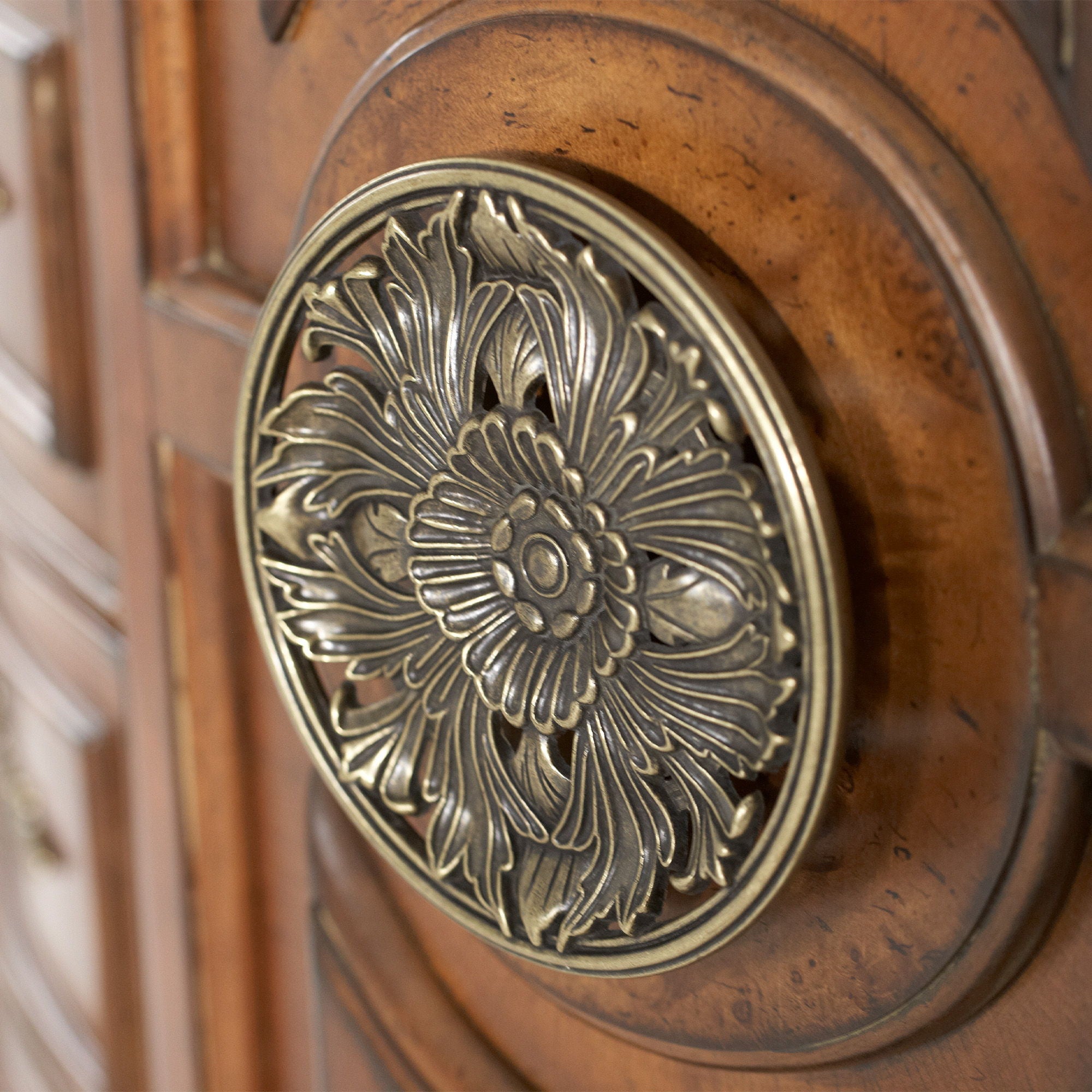 Villa Valencia - Gentleman's Chest - Classic Chestnut