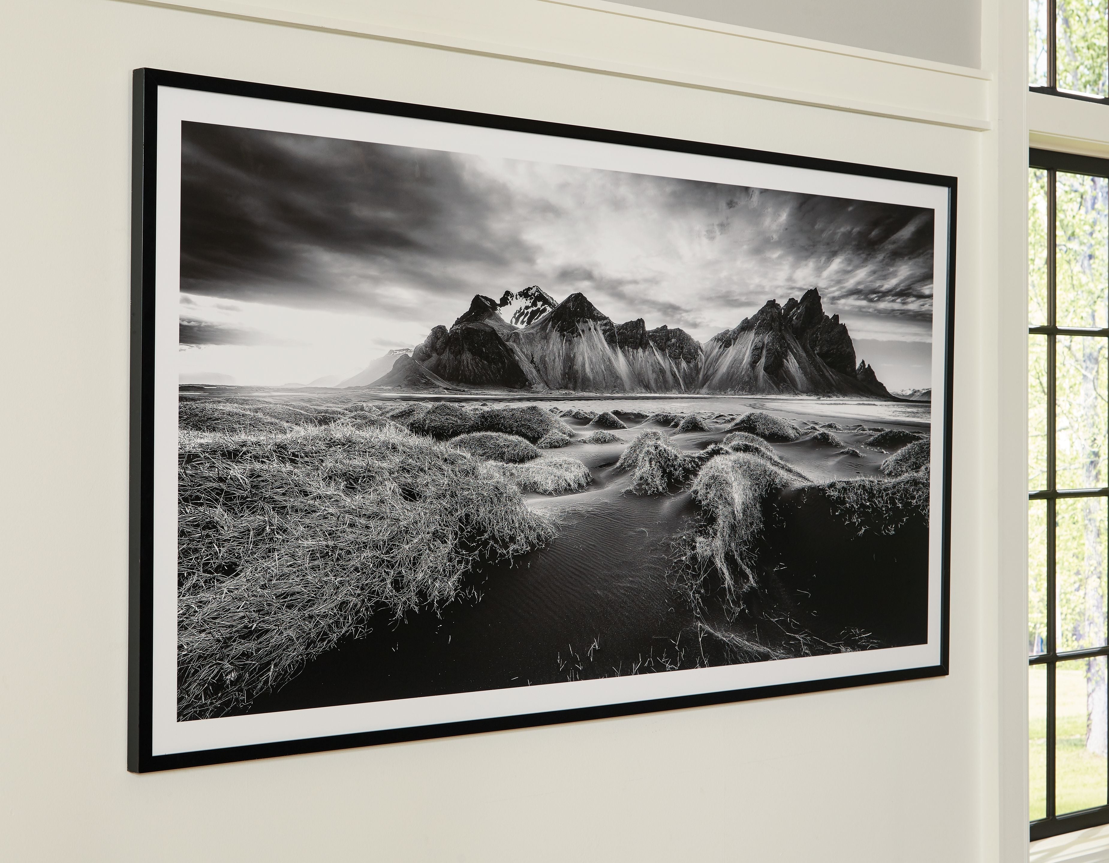 Delstone - Wall Art - Black / White