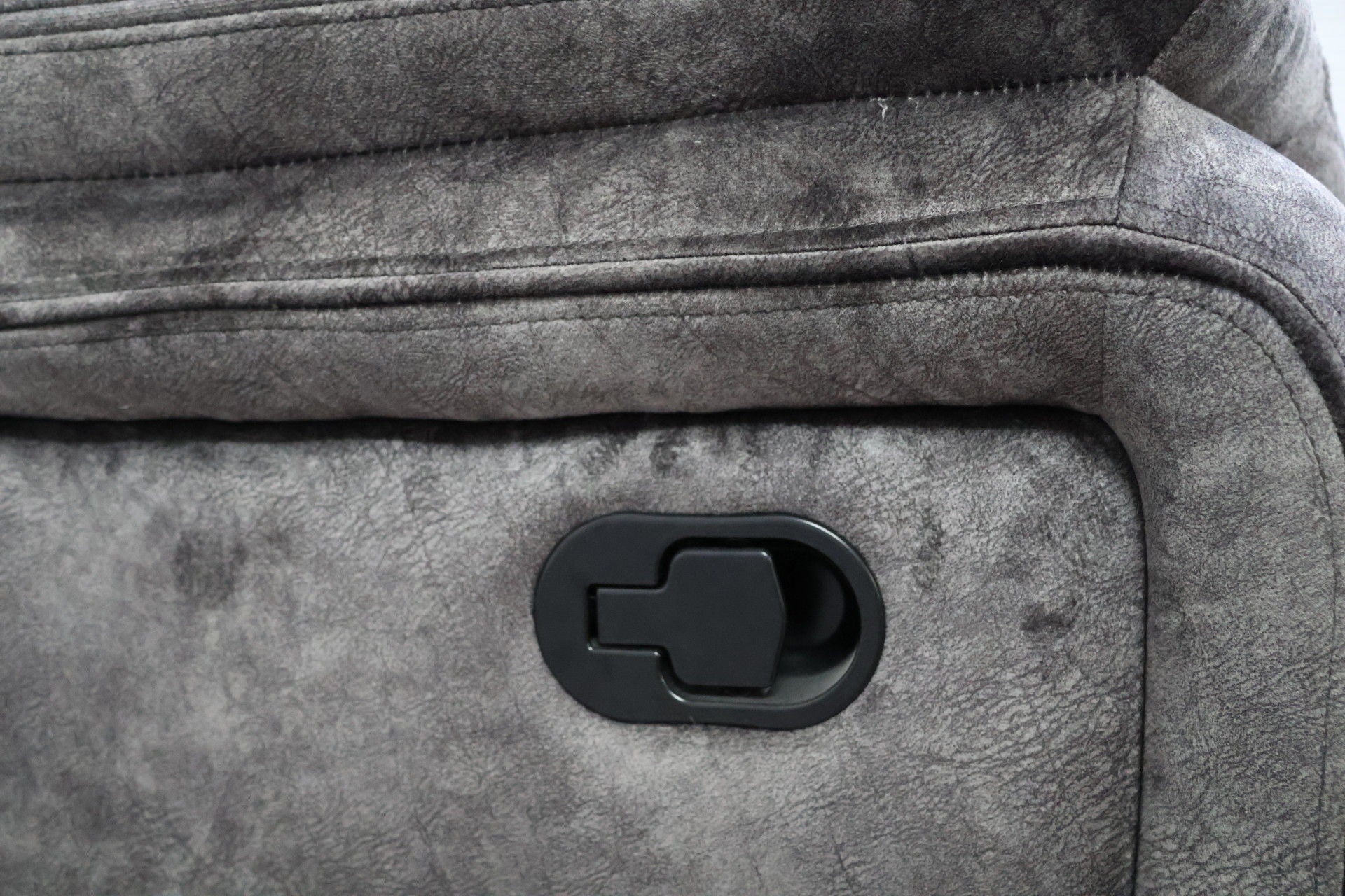 Park City - Reclining Console Loveseat