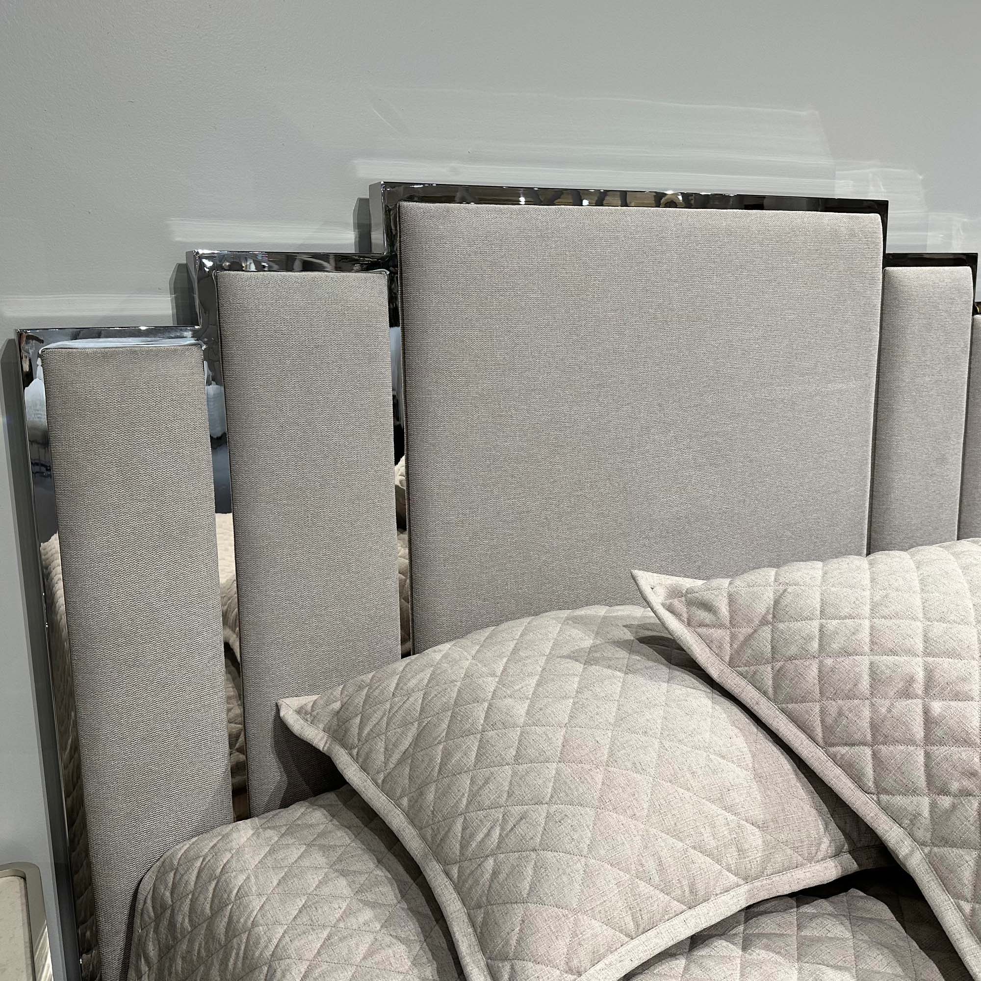 Signature Beds & Benches - Tulip King Lift Up Storage Bed - Gray