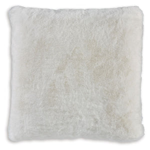 Gariland - Faux Fur Pillow