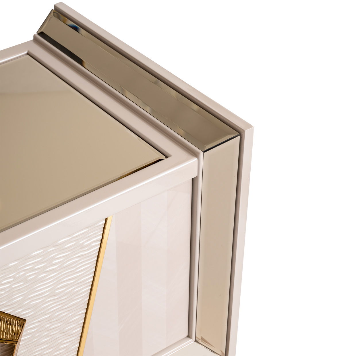 Carmela - Media Cabinet