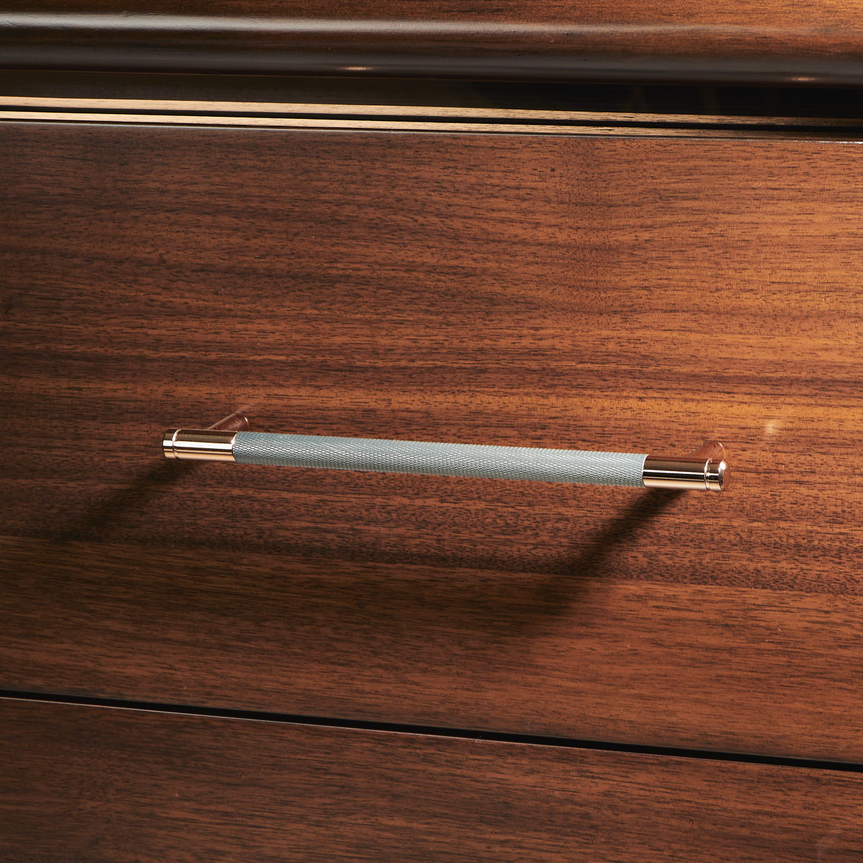Mason Park - 5-Drawer Gentlemen's Chest - Umber