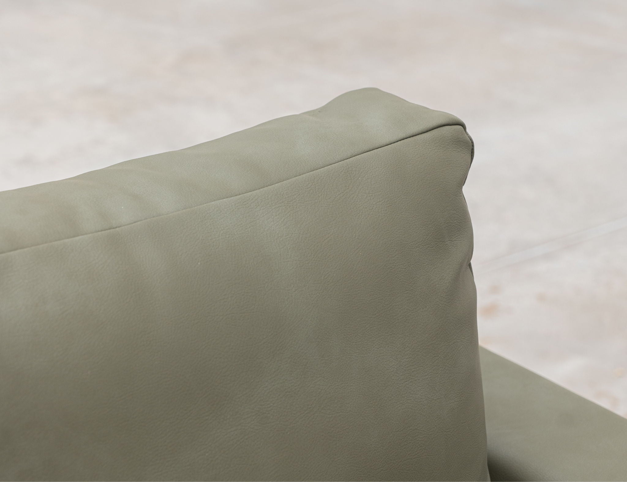 Blackburn - Loveseat