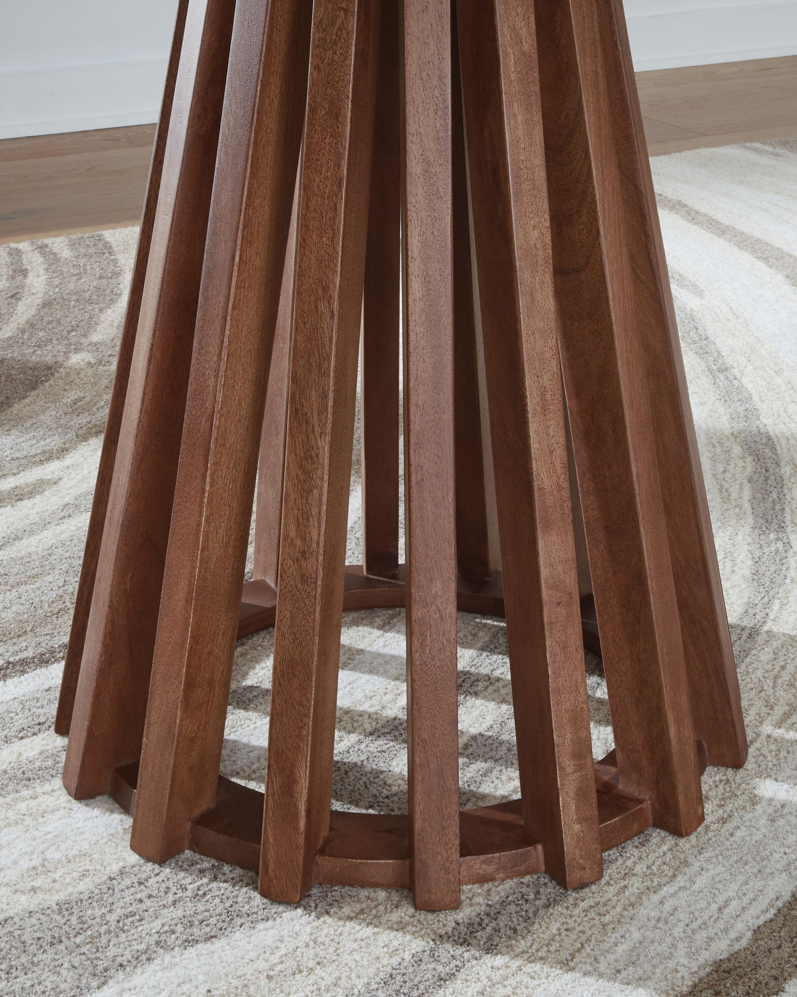Kallari - Round End Table - Warm Brown / Black
