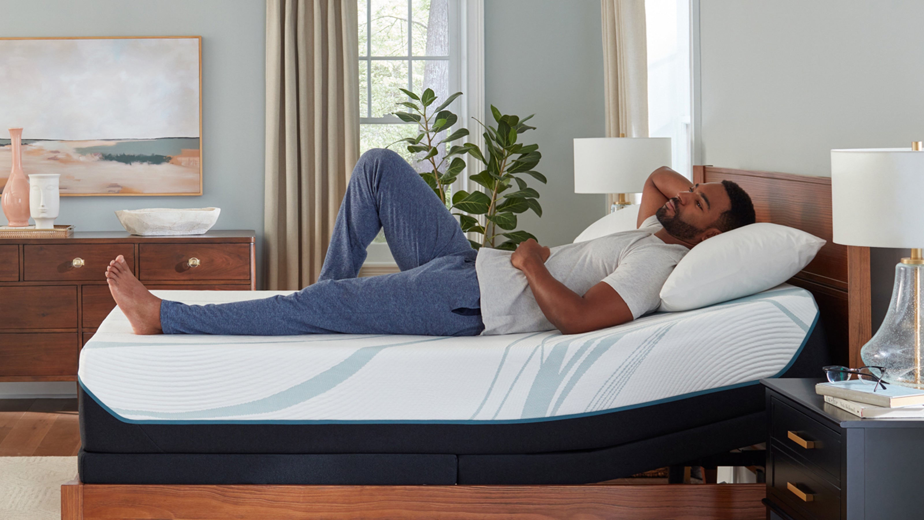 Tempur-Pedic® TEMPUR-Adapt® Medium Hybrid Mattress