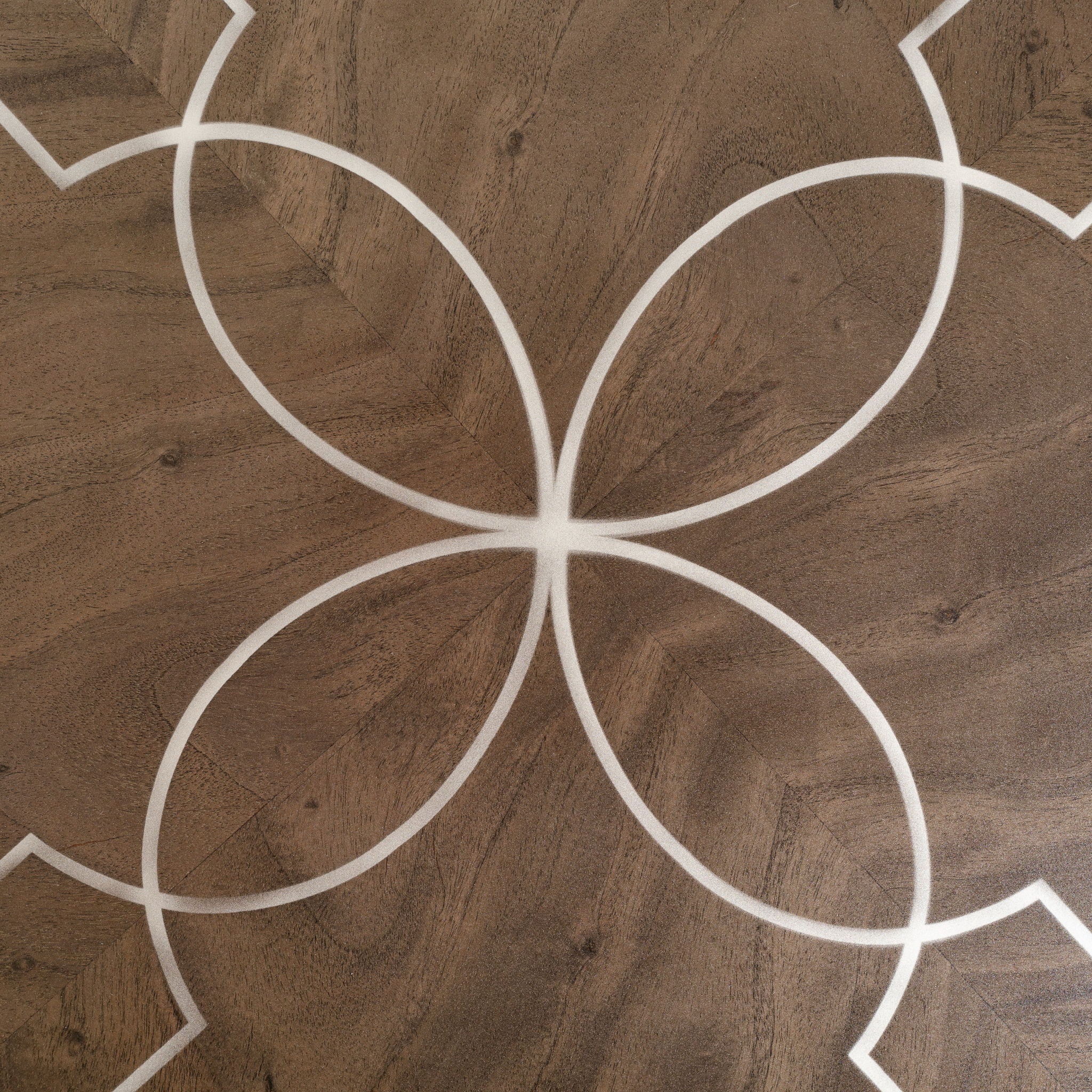 Villa Cherie - Round Dining Table
