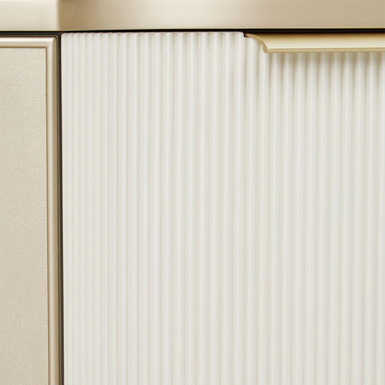 La Marisia - Media Cabinet - Creamy Pearl