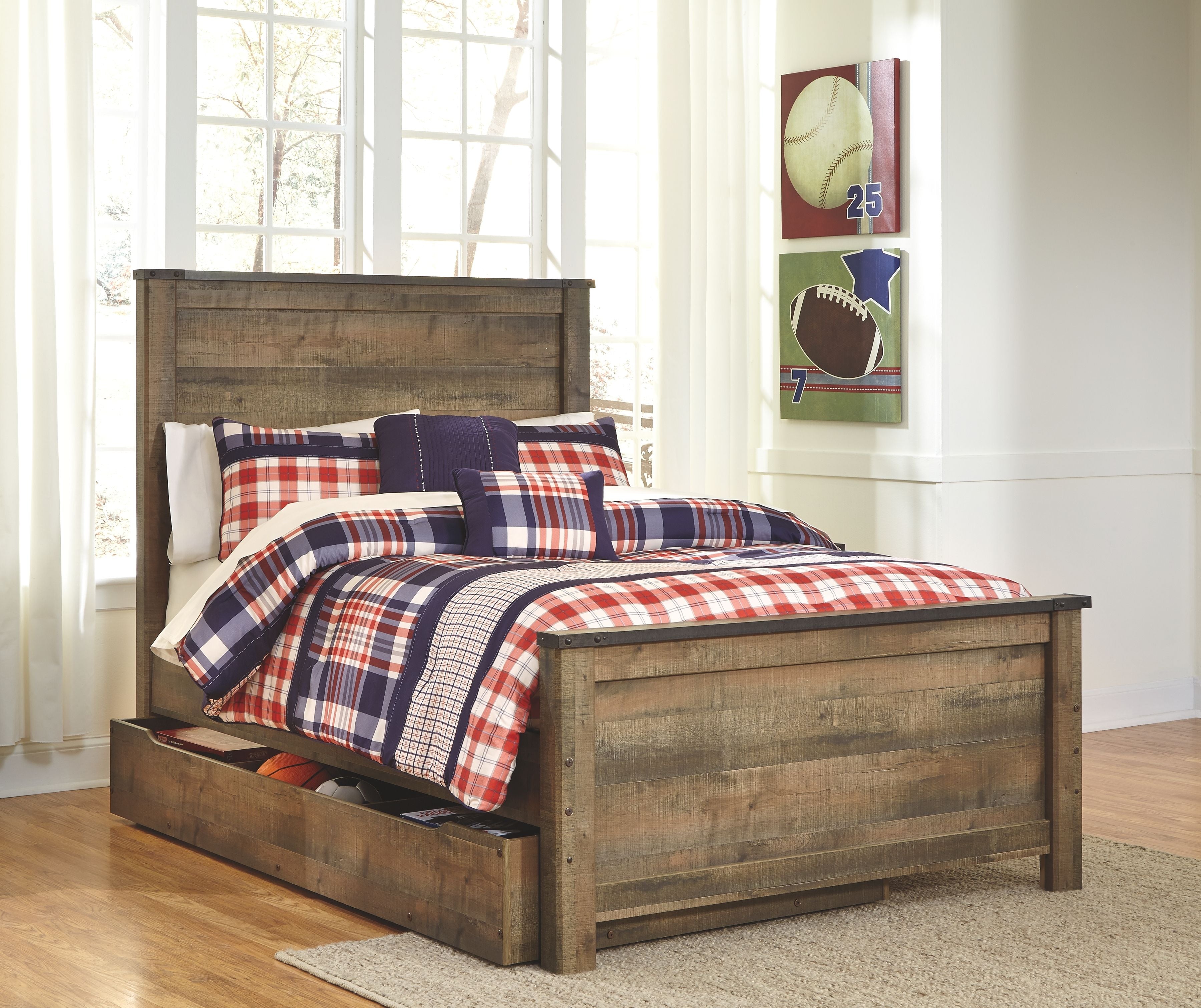 Trinell - Panel Bed