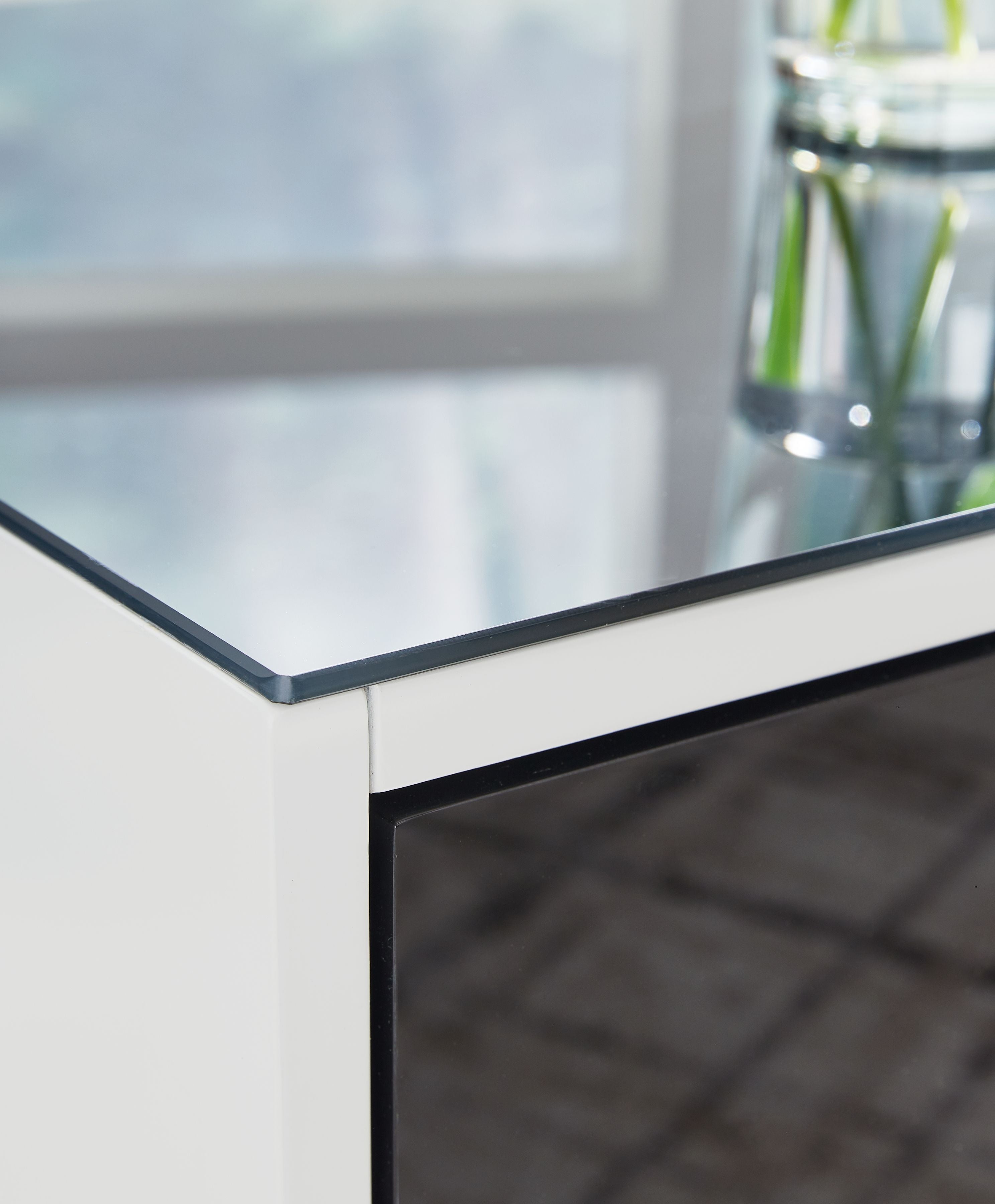 Gardoni - Rectangular End Table - White / Black