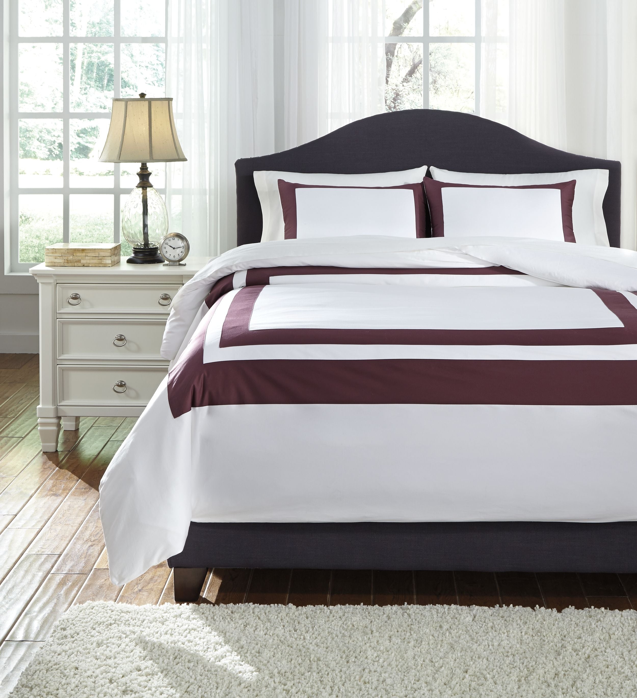 Daruka - Plum - Queen Duvet Cover Set