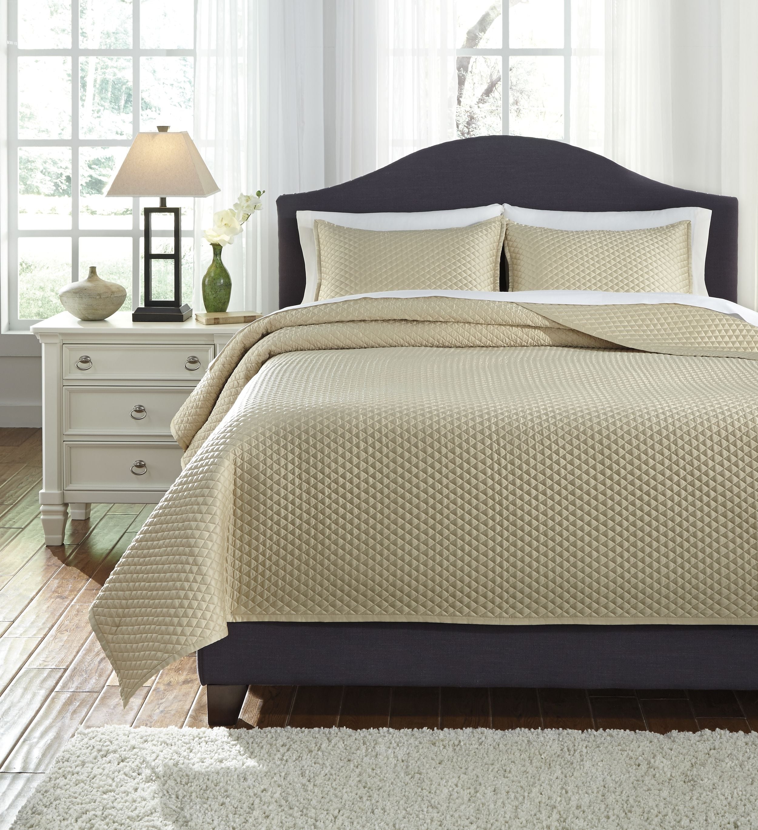 Dietrick - Sand - Queen Quilt Set