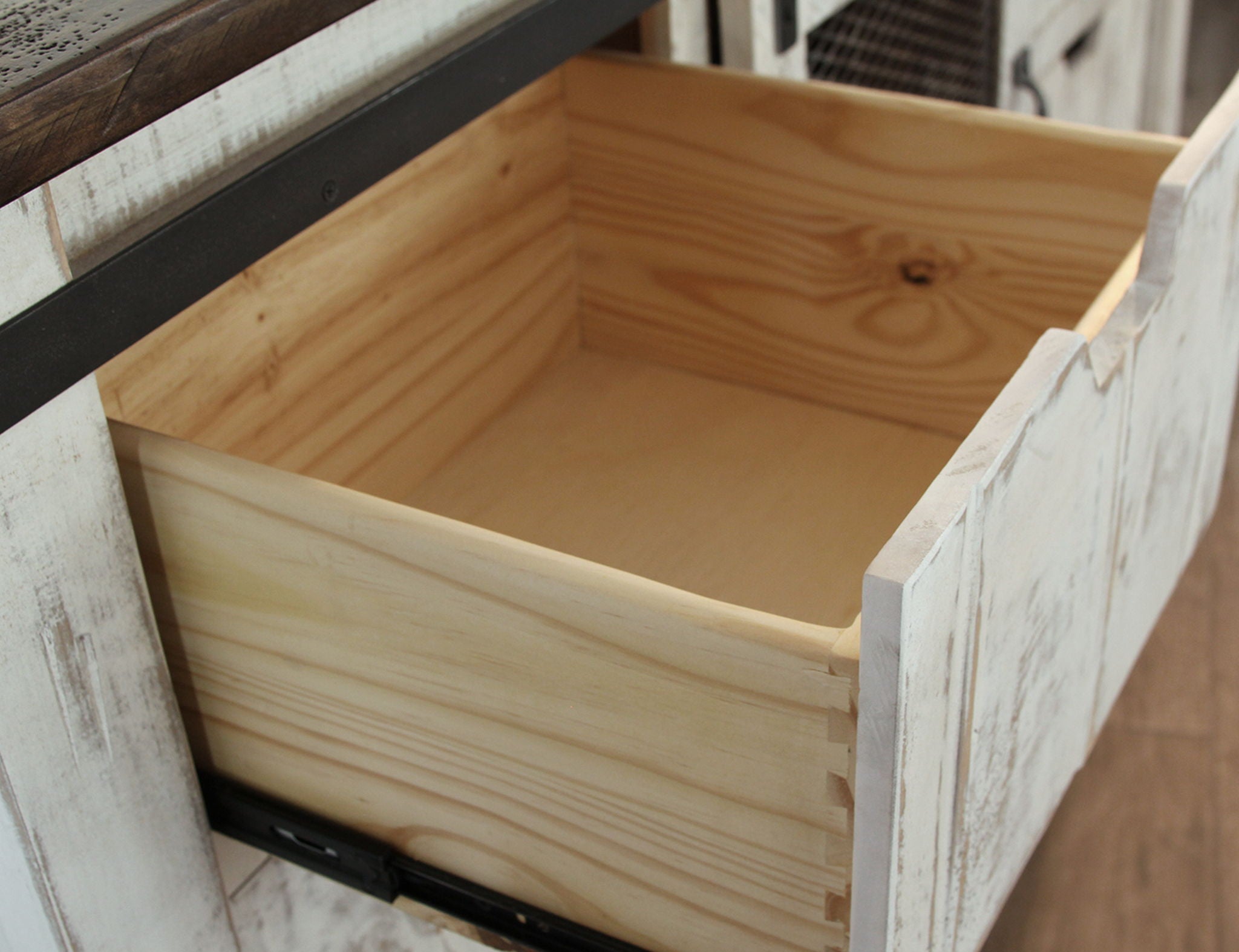 Pueblo - Chest