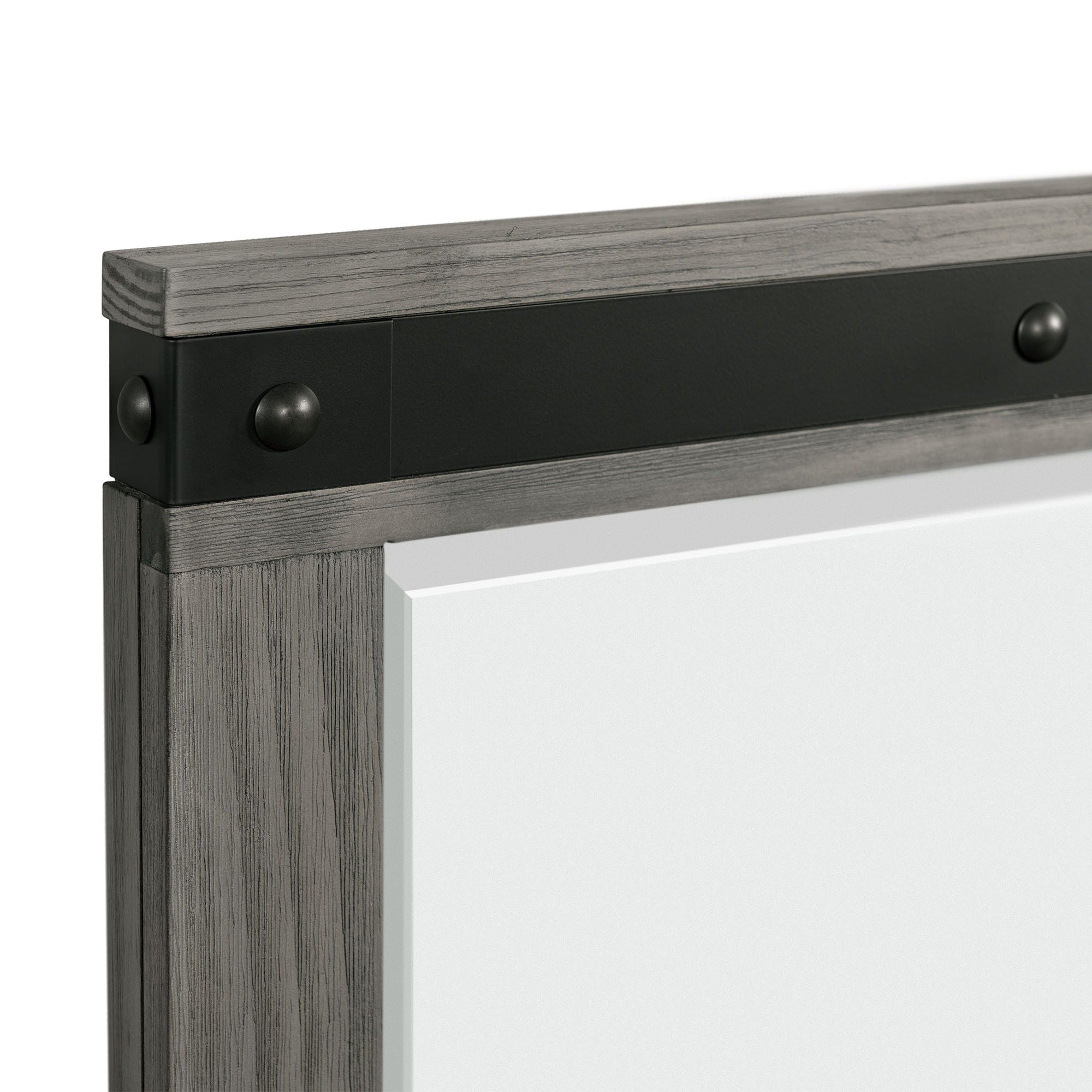 Wade - 7-Drawer Dresser