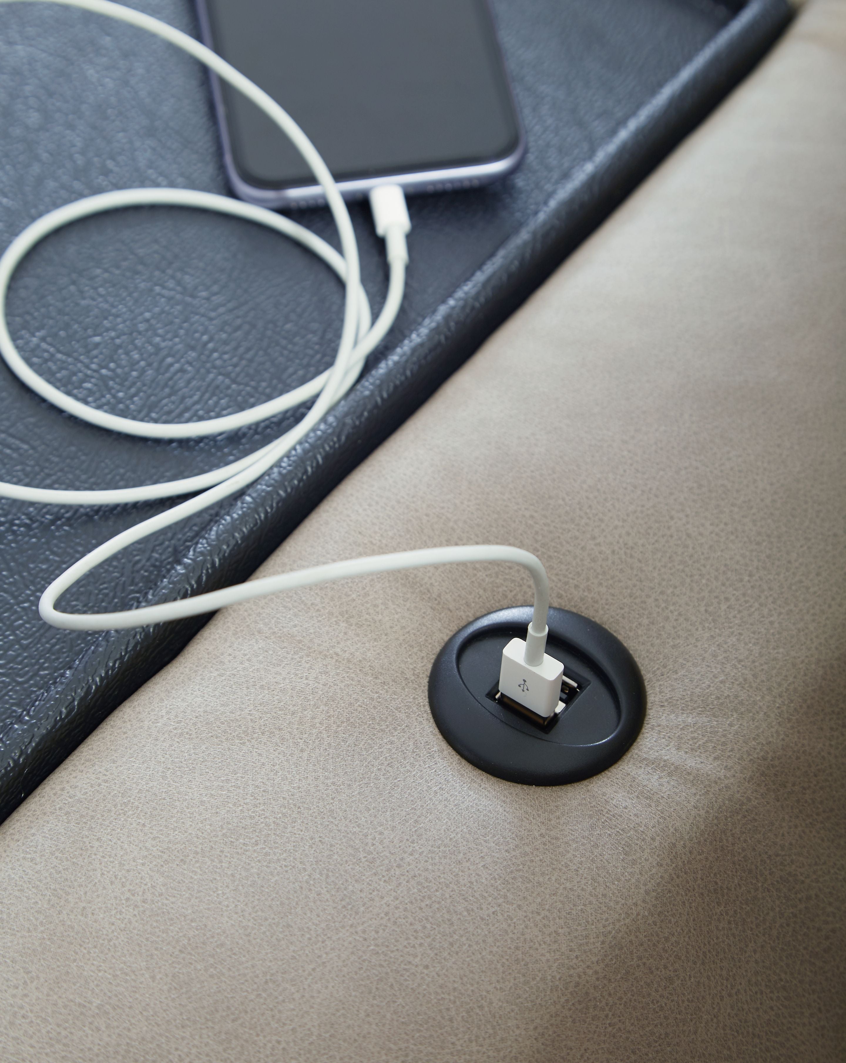 Lavenhorne - Rec Sofa W/Drop Down Table - Pebble