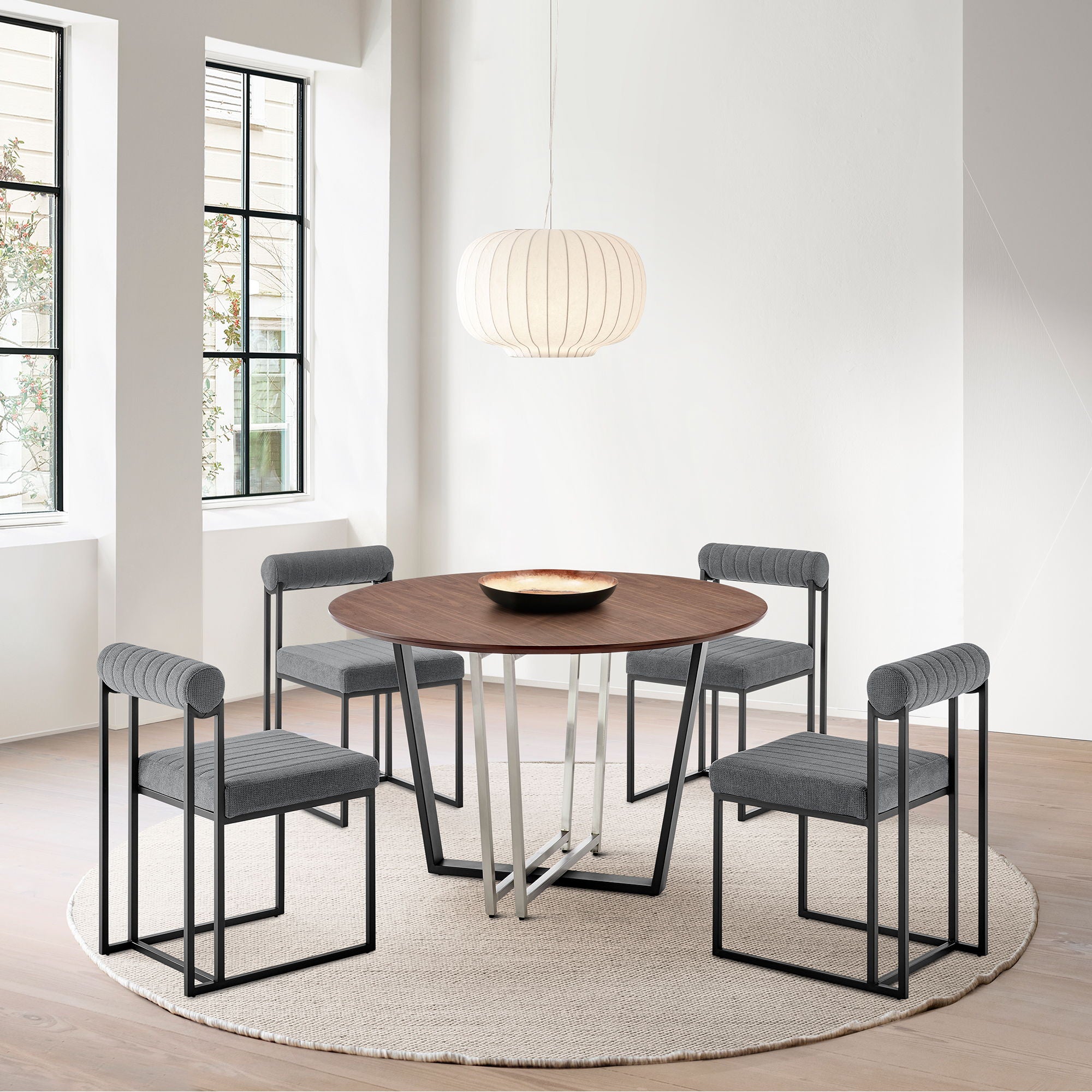 Joana Anastasia - Round Dining Table Set