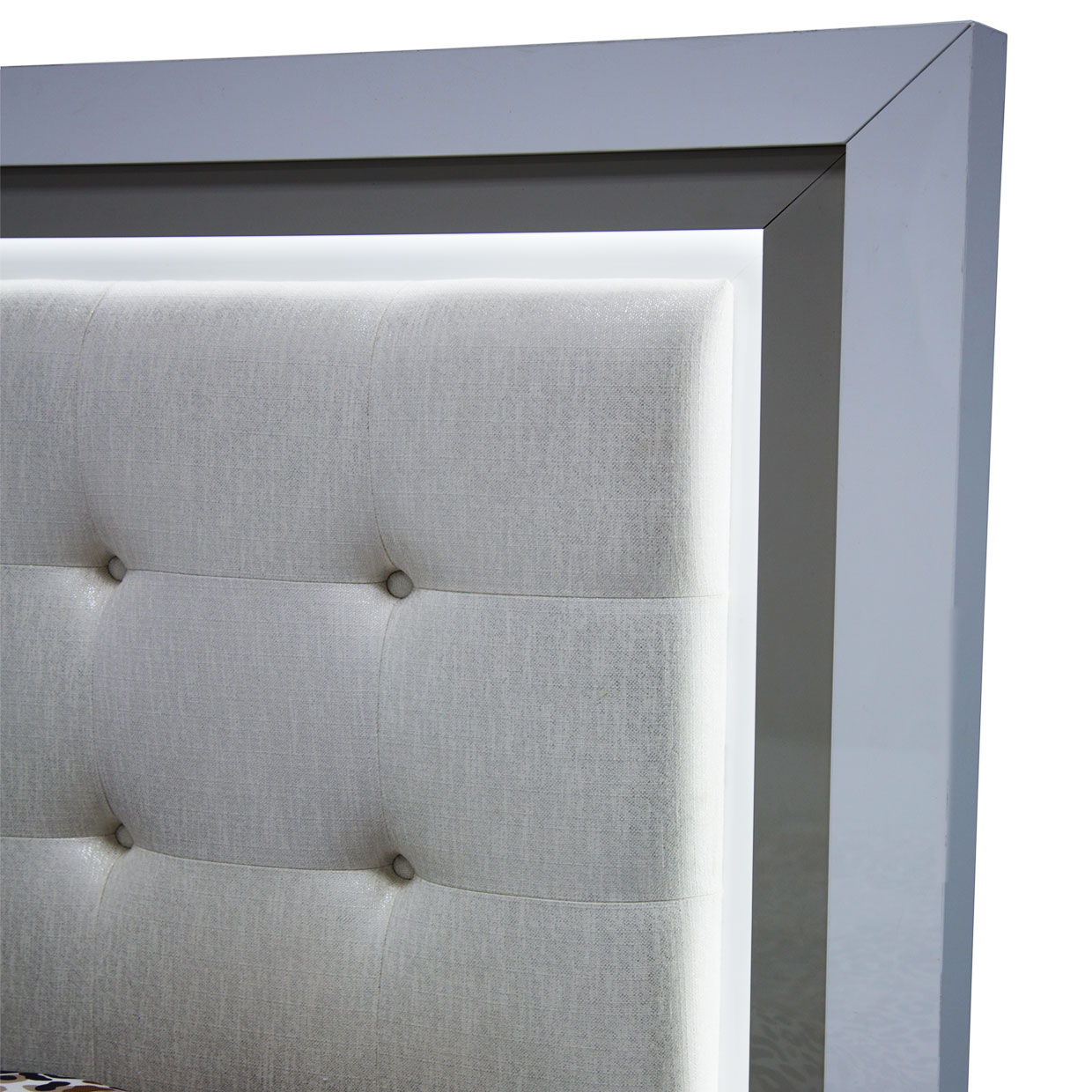 Sky Tower - Upholstered Bed