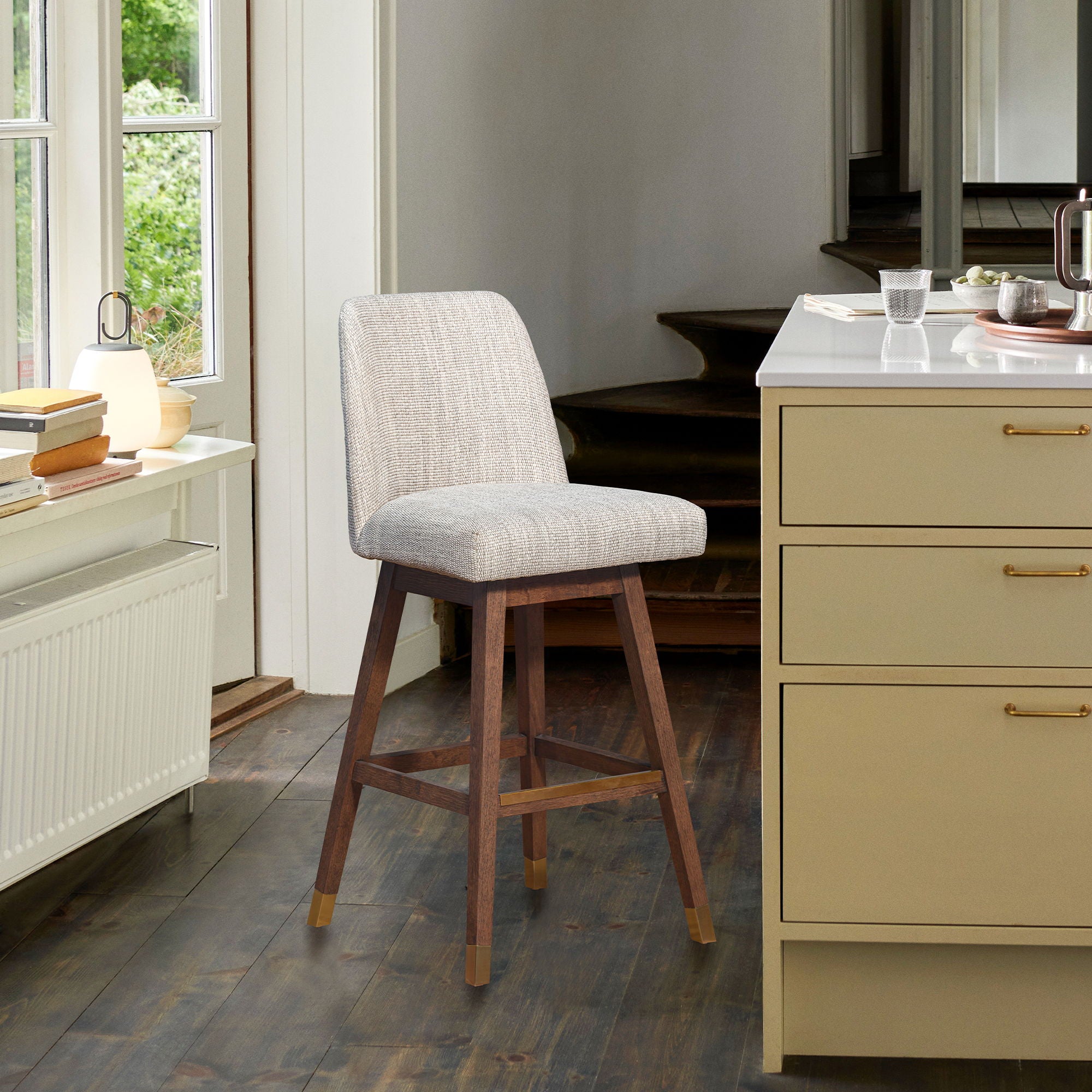 Amalie - Swivel Bar Stool
