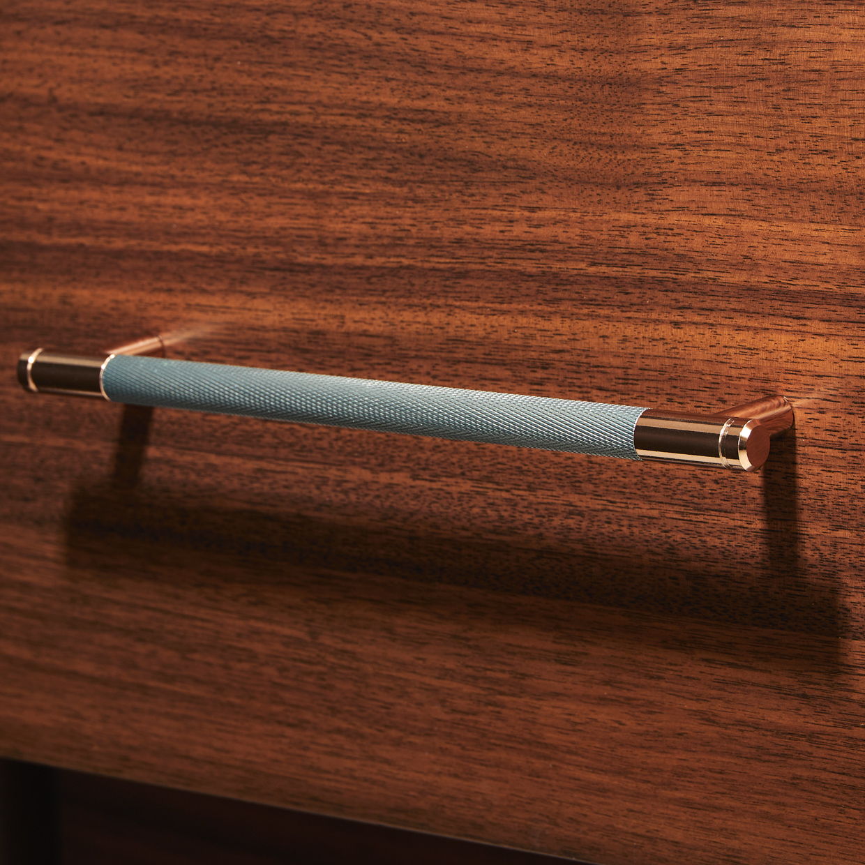 Mason Park - 5-Drawer Gentlemen's Chest - Umber