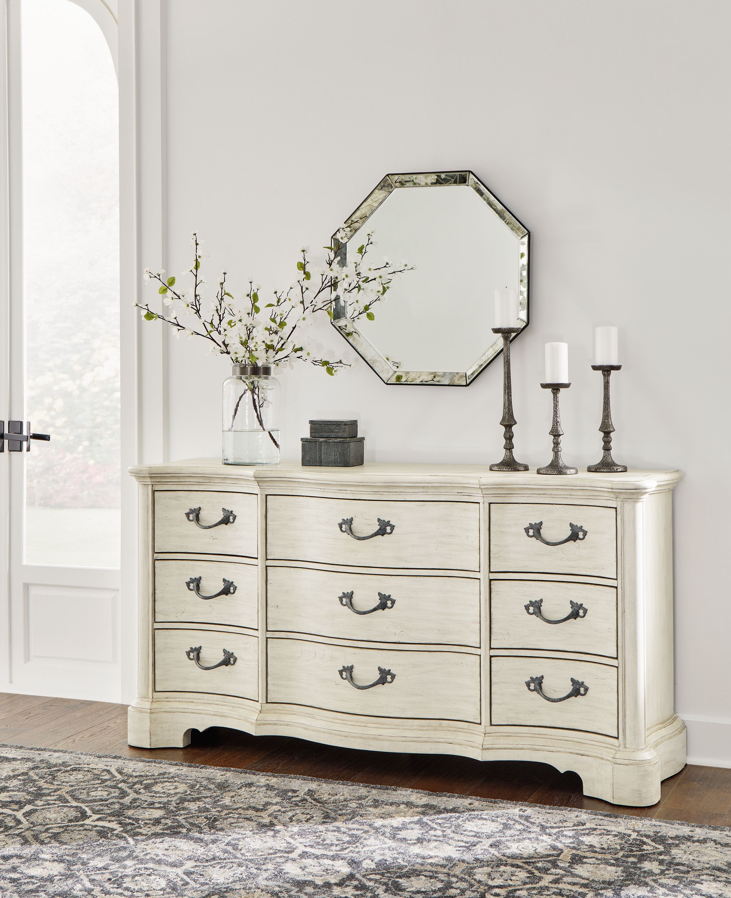 Arlendyne - Dresser - Antique White