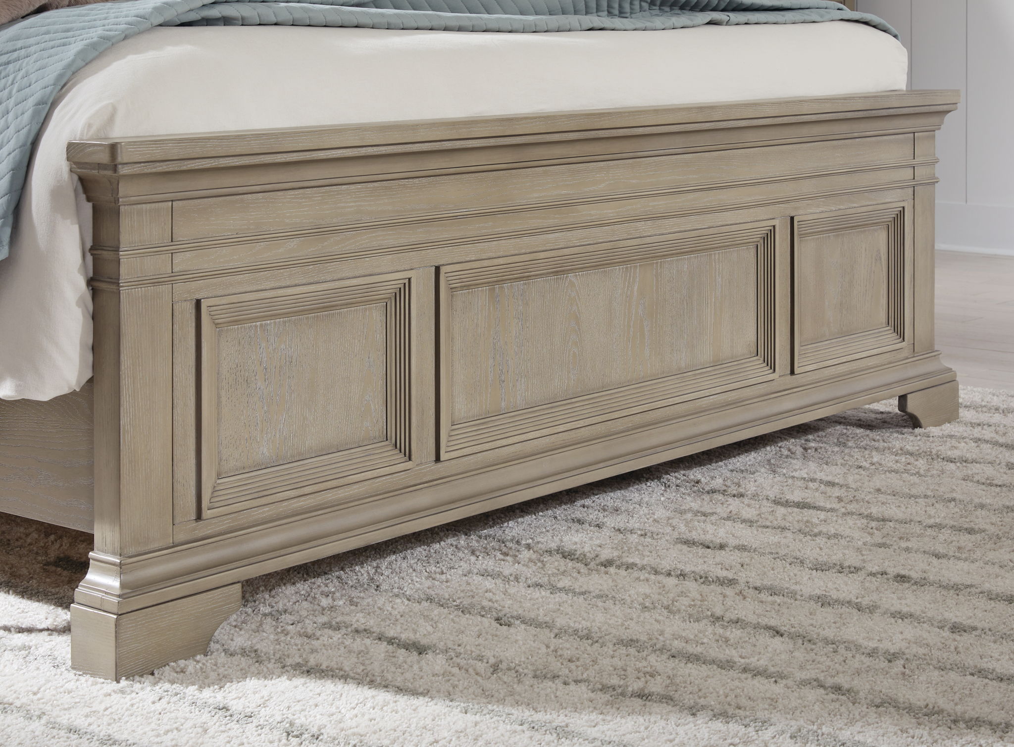 Vallardia - Queen Panel Bed - Light Grayish Brown
