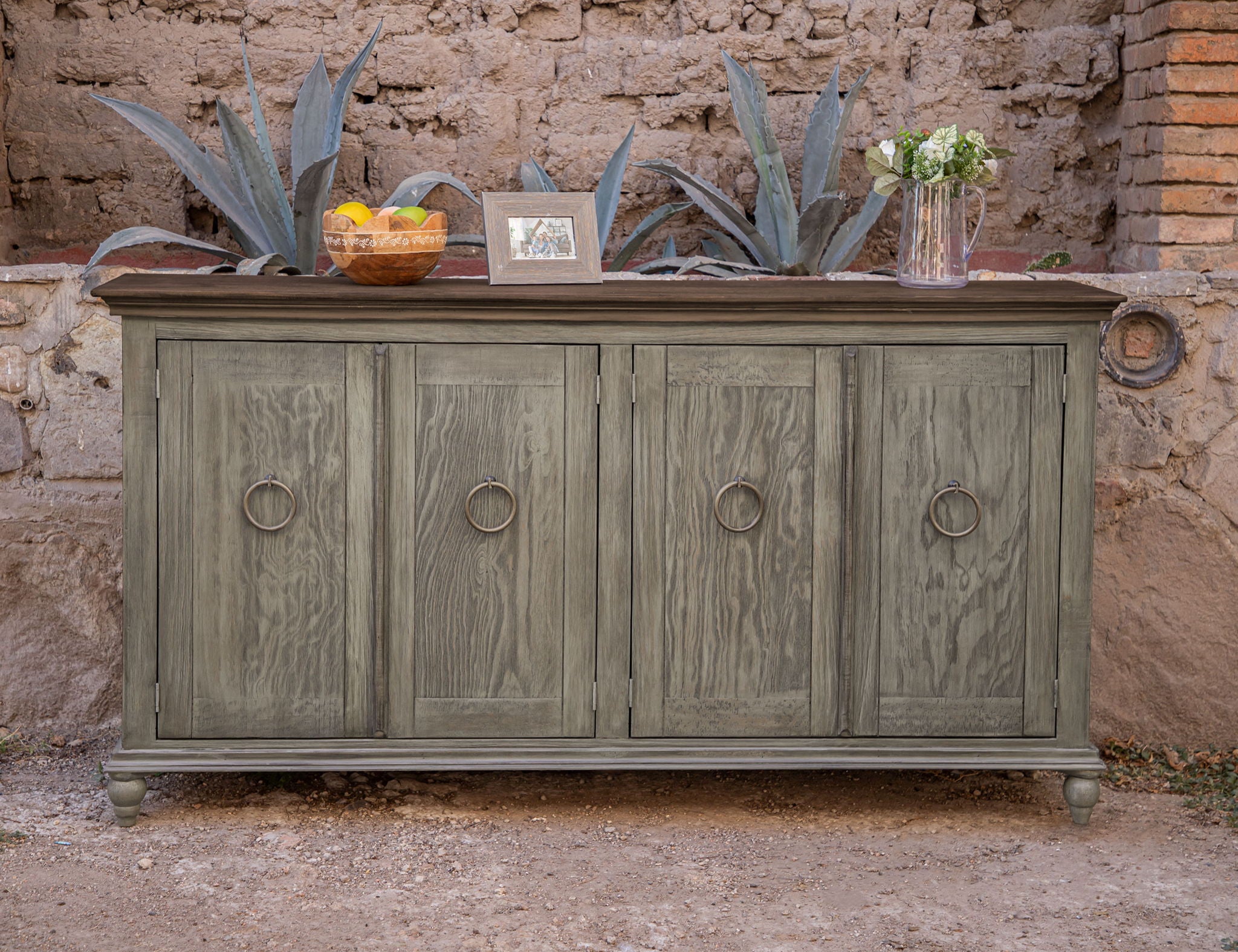 Capri - Console