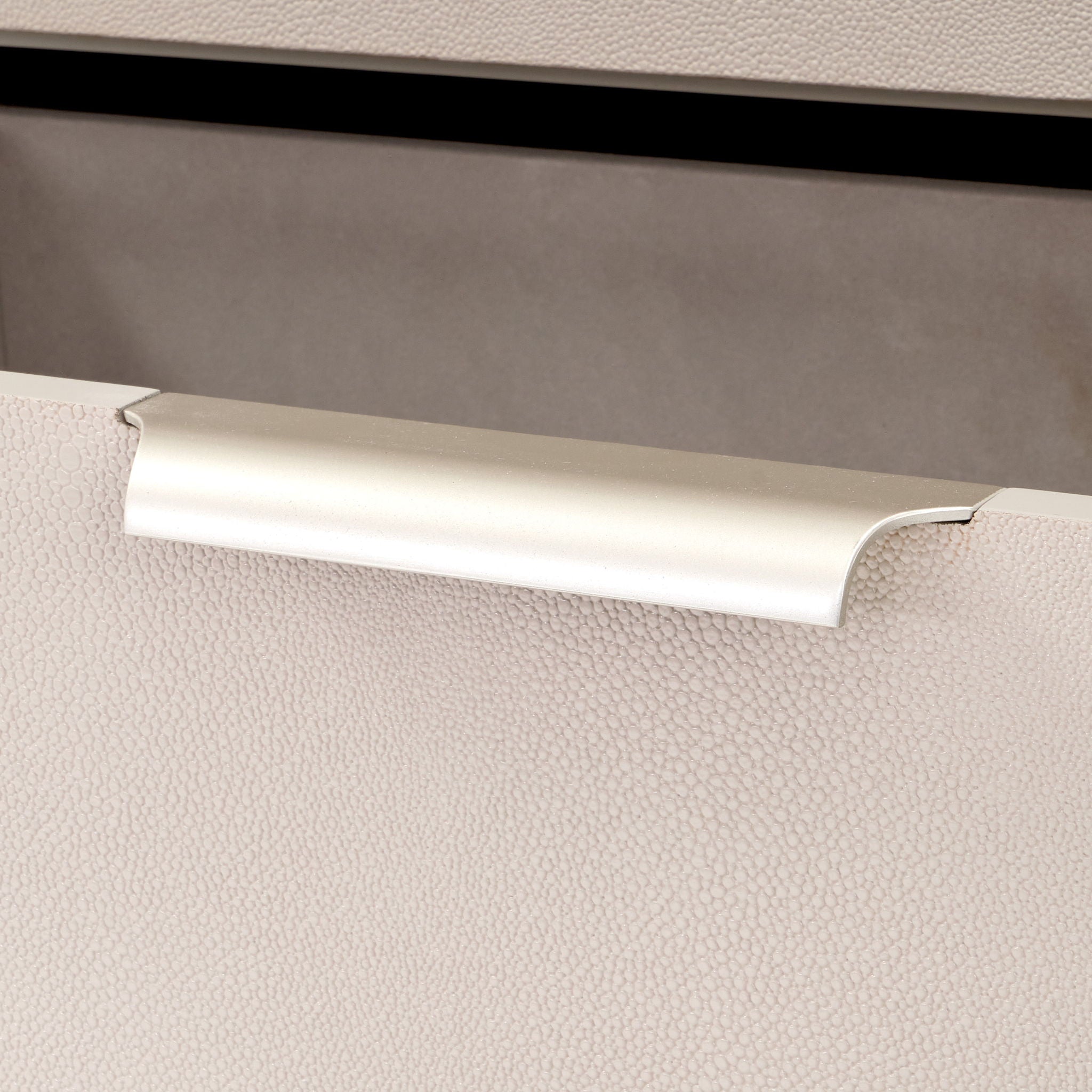 Roxbury Park - 6-Drawer Chest - Slate