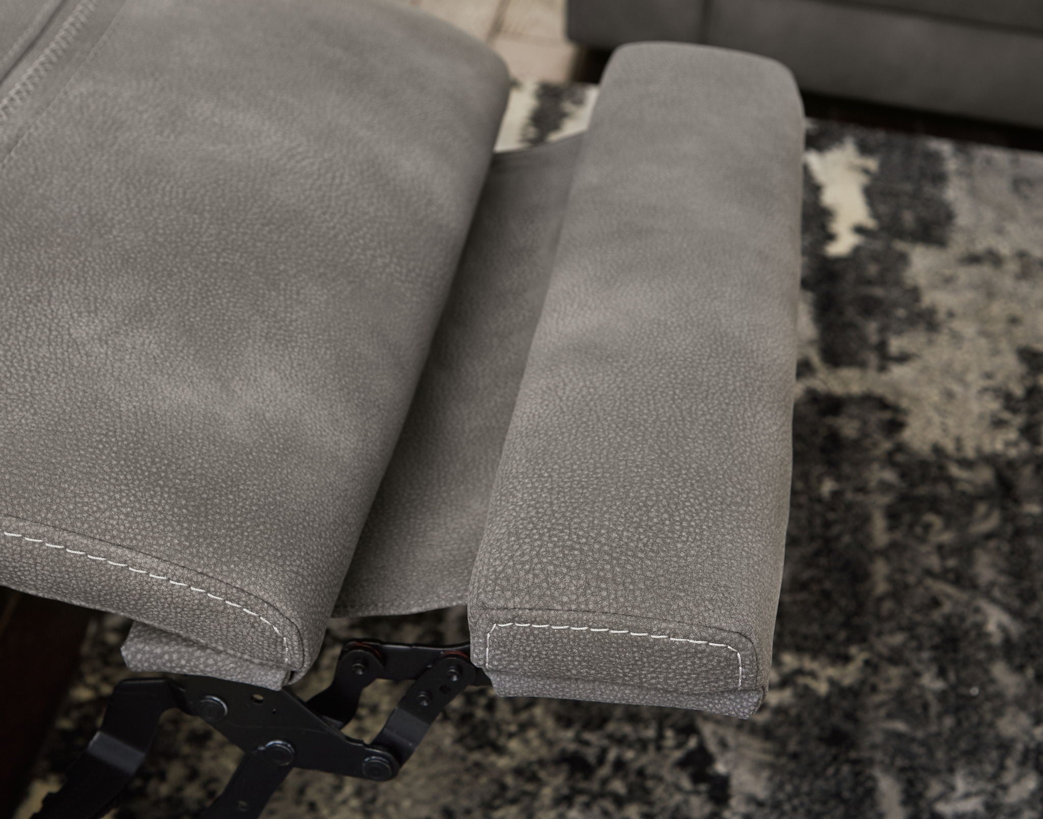 Next-Gen Durapella - Reclining Power Loveseat With Console