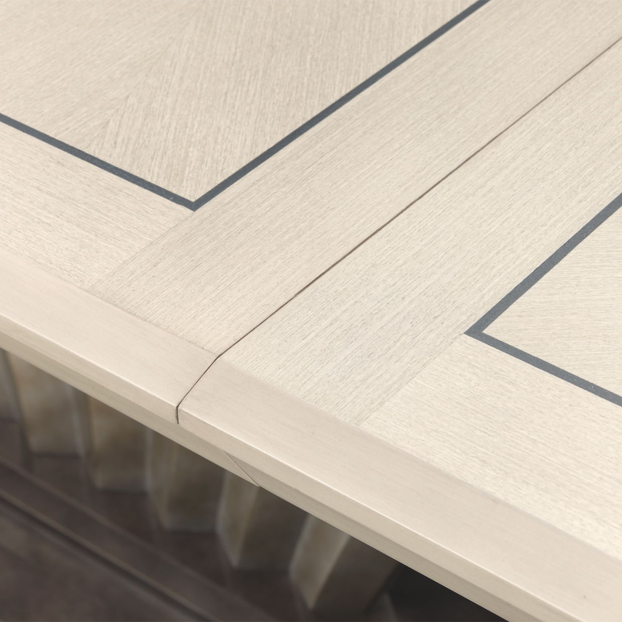 Fantosini - Pedestal Dining Table