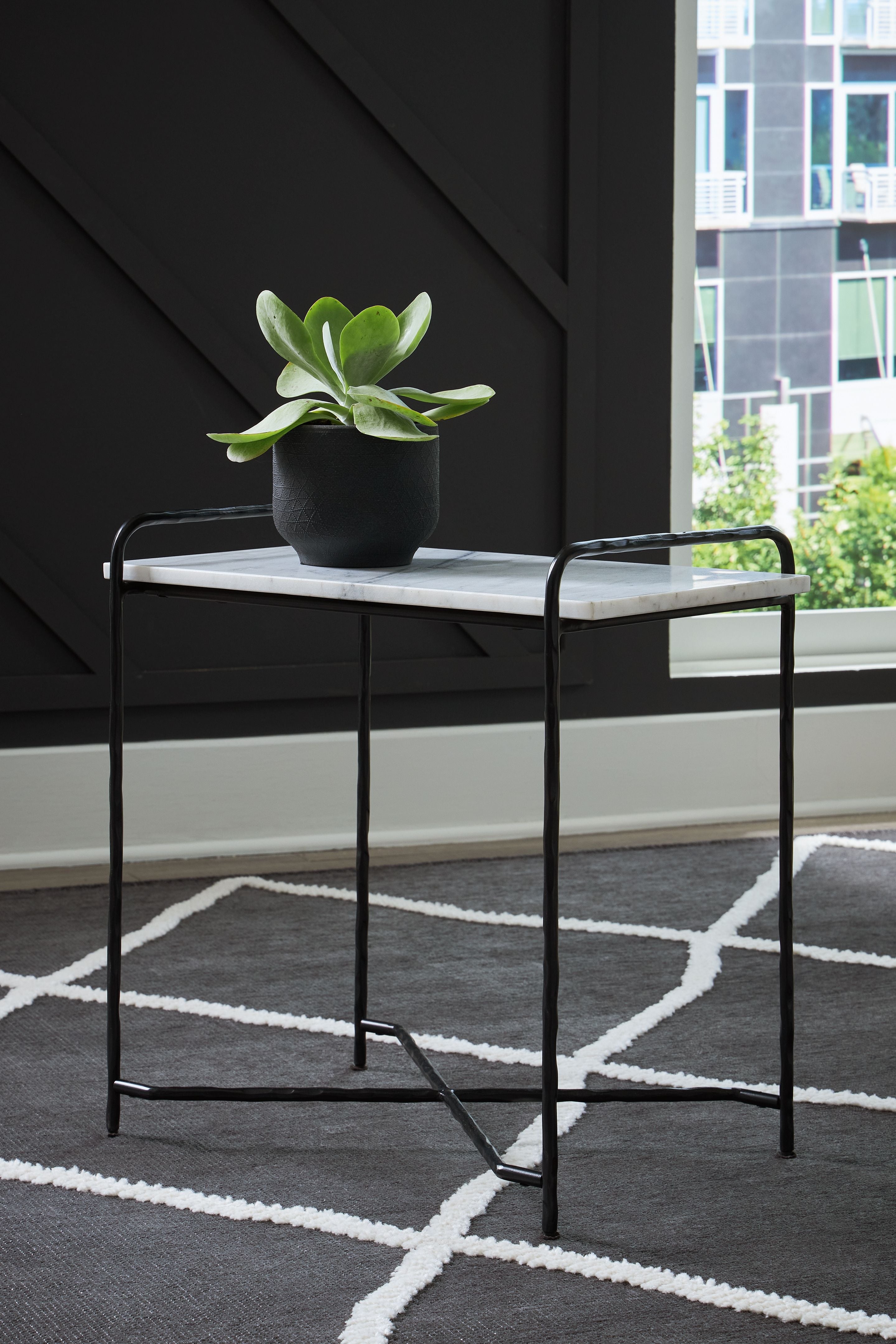 Ashber - Accent Table - White / Black